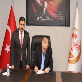 “Zat-ı devletleri bizleri şereflendirdi”