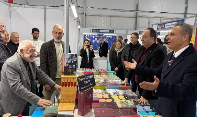 Kaymakamlar, Kadıköy Kitap Fuarı’nı ziyaret etti