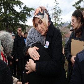 Vali Yiğitbaşı, vefat eden polis memurunun ailesini yalnız bırakmadı
