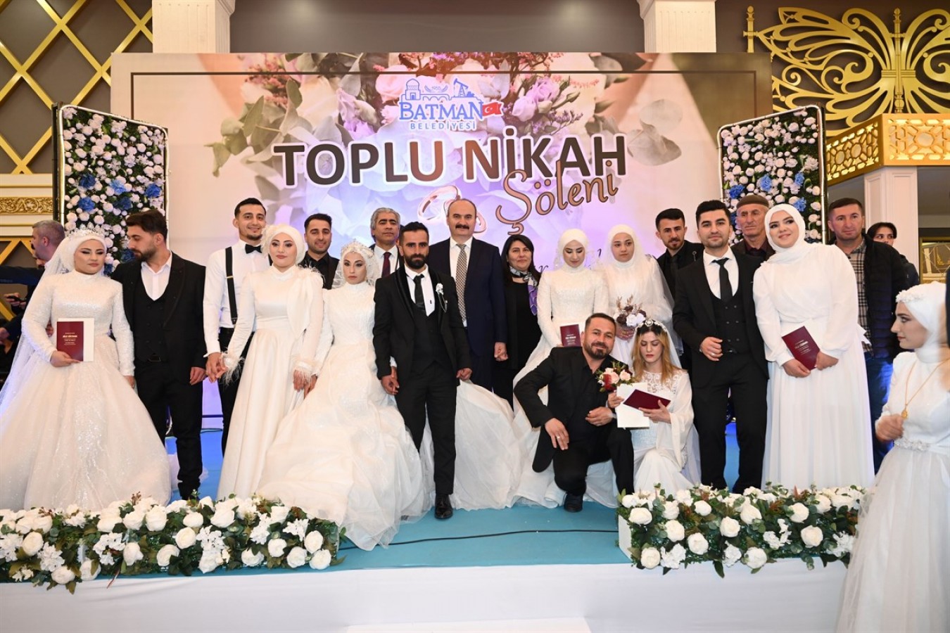 100 çiftin mutluluğuna tanıklık etti;