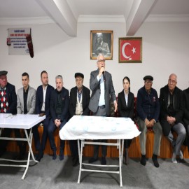 Vali Yılmaz, köy konağında talepleri dinledi