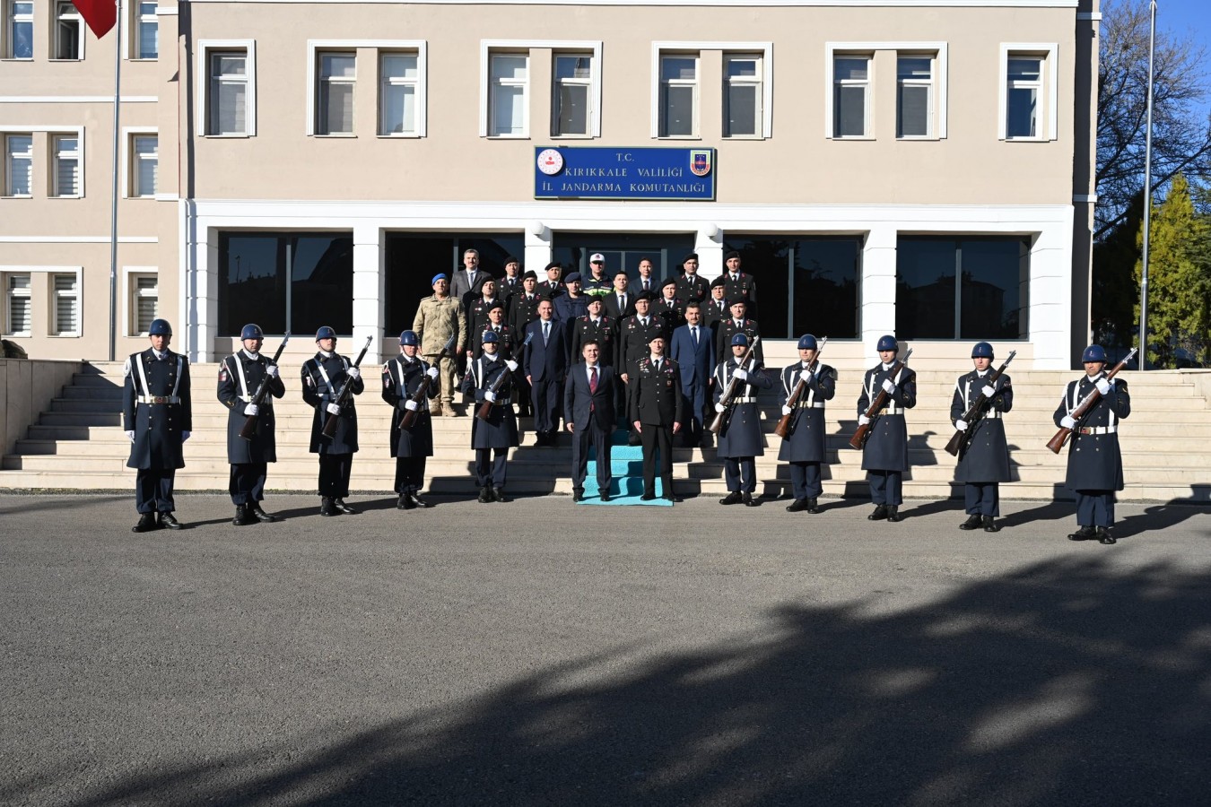 Vali Sarıibrahim’den İl Jandarma Komutanlığına iade-i ziyaret