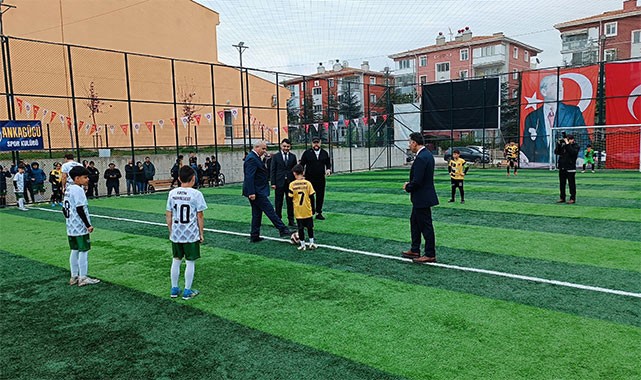 Minikler Futbol Turnuvası Kaymakam Kılıç'ın vuruşuyla başladı!
