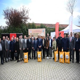 Edirne'de üreticilere yerli hibrit ayçiçeği tohumu dağıtıldı