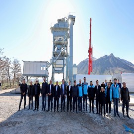 Bitlis'te saatte 240 ton kapasiteli asfalt tesisi kuruldu