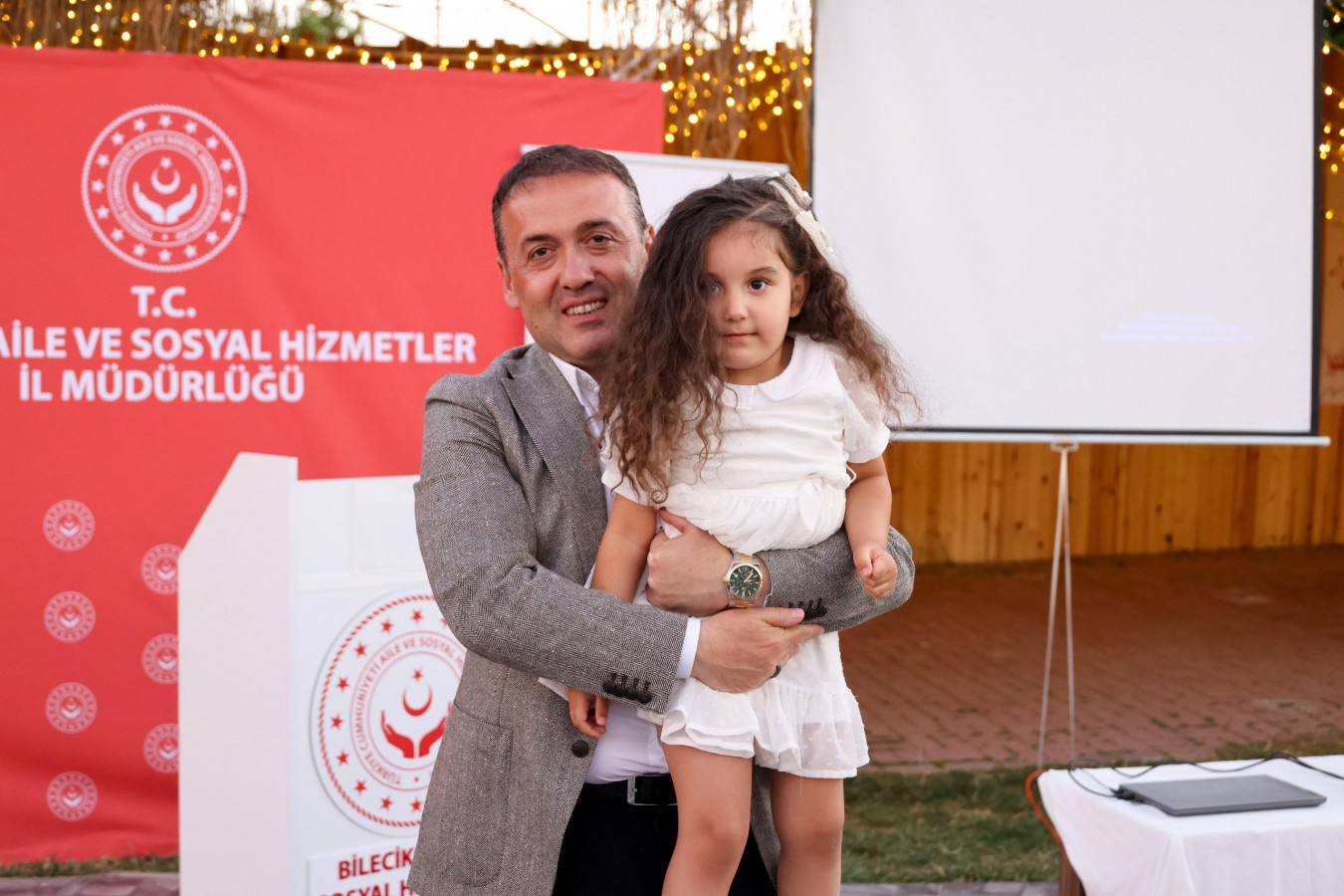 "Koruyucu aileler, çocuklara umut ve gelecek sunuyor";