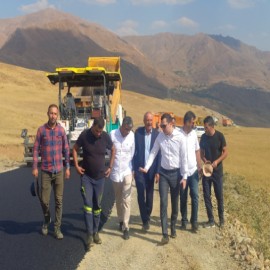 "Hakkari'de konforlu bir ulaşım için çalışmalarımız sürüyor"