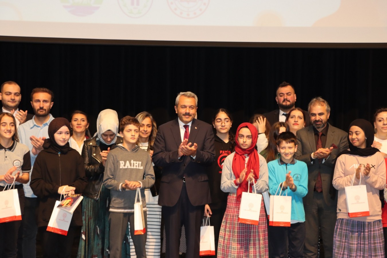 “Kitaplar hayat rehberiniz olsun”;