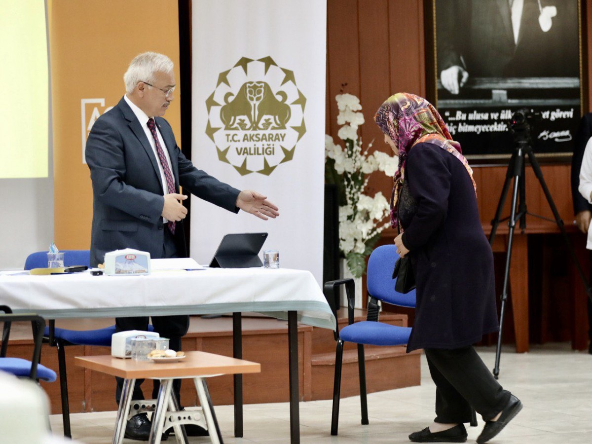“Hepimiz bir tek kişi daha tebessüm etsin diye varız”