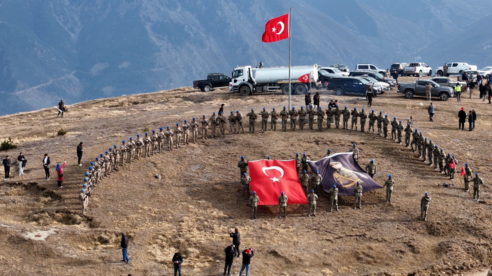 Gümüşhane'de 108 yıllık destan için yürüyüş düzenlendi;