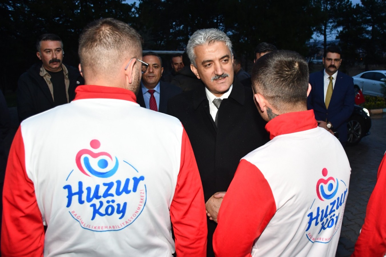 “Gençlerimizi daha güvenli bir geleceğe hazırlıyoruz”