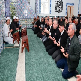 Şehit ailesini yalnız bırakmadı