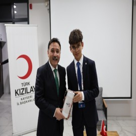 Kayseri’de öğrenciler hayallerini Vali Çiçek’e emanet etti