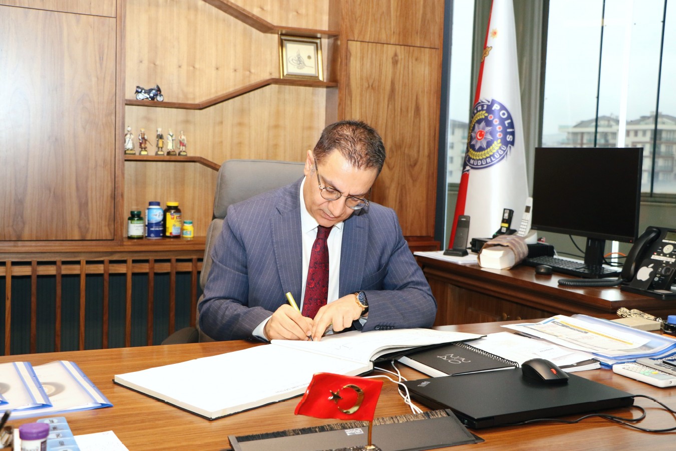 Kaymakam Yavuz, Emniyet Müdürlüğü’nde incelemelerde bulundu;