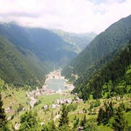 "Uzungöl, dört mevsim turizm potansiyeli taşıyor"