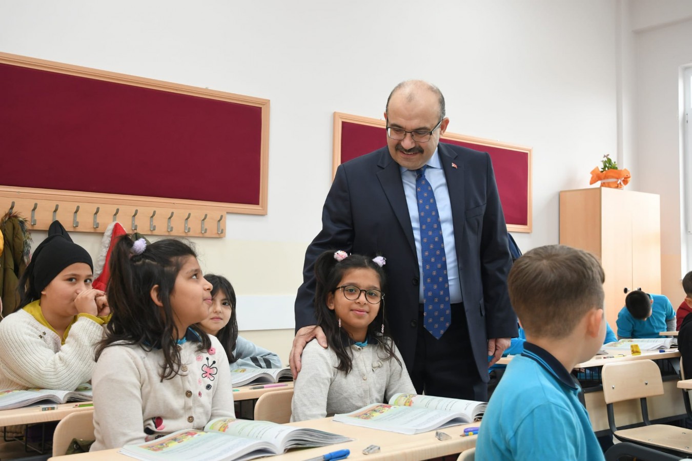 Vali Ustaoğlu'dan öğrencilere nasihat;