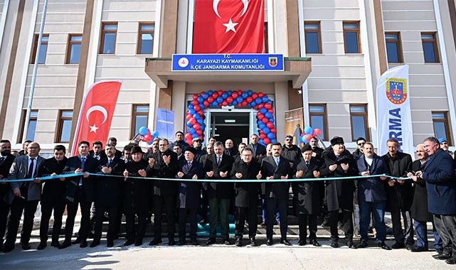 Vali Çiftçi Karayazı'daki açılışa katıldı: ''Allah devletimizi payidar, milletimizi bahtiyar eylesin''