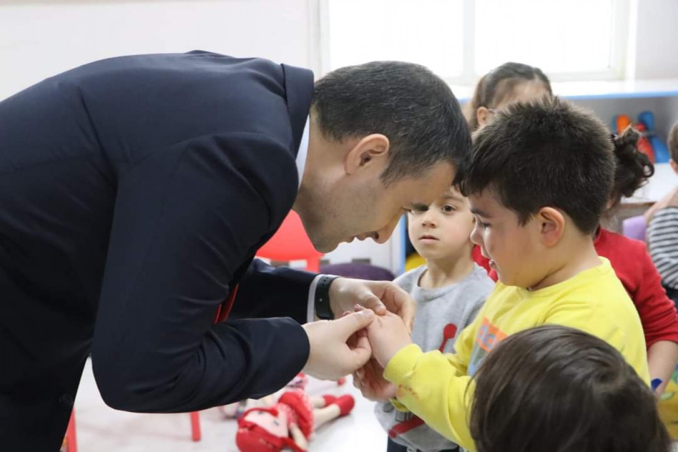 Minik öğrencilerden depremzede arkadaşları için oyuncak kampanyası;
