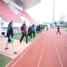 Vali ve protokol üyelerinden sabah sporu