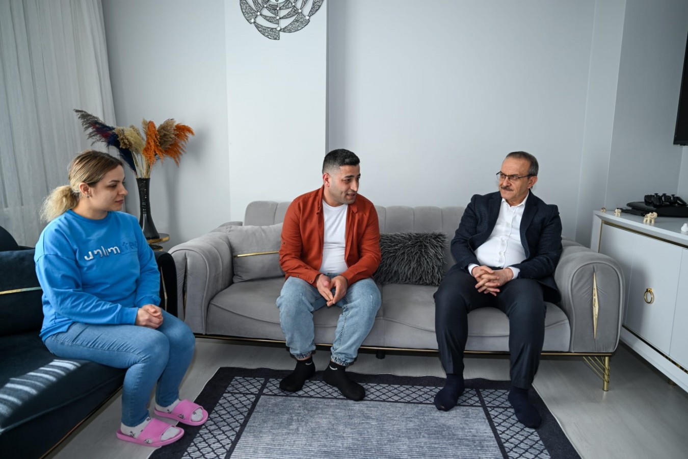 12 ailenin evine misafir oldu