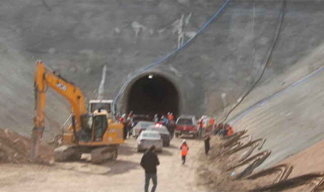 Kayseri'de işçilerin üzerine kaya düştü: Vali Çiçek'ten ilk açıklama geldi!