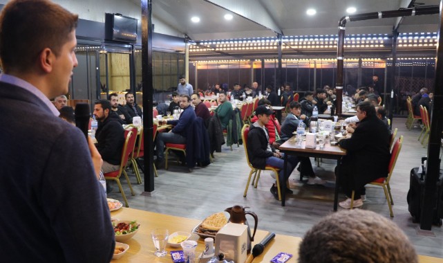 Sanayi esnafını iftarda ağırladı
