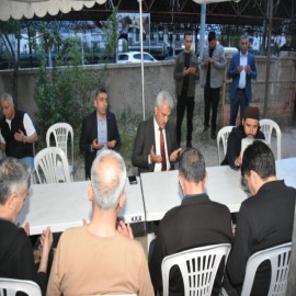 Vali Makas, şehit ailesinin baba acısını paylaştı
