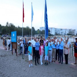 Mersin'de mavi bayraklar göndere çekildi