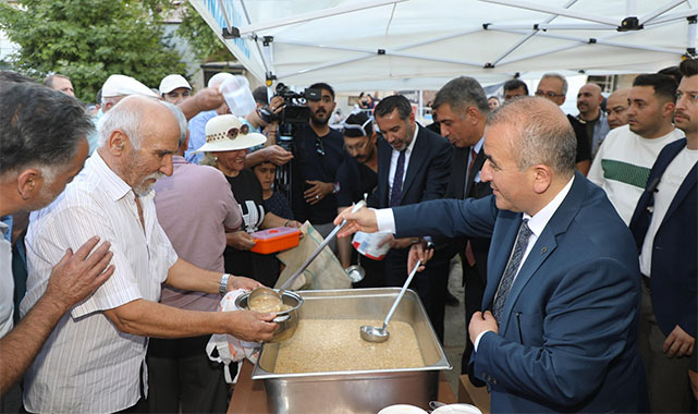 ''Aşure, sadece bir tatlı değil; ortak acının, ortak umudun ve ortak duanın simgesi'';