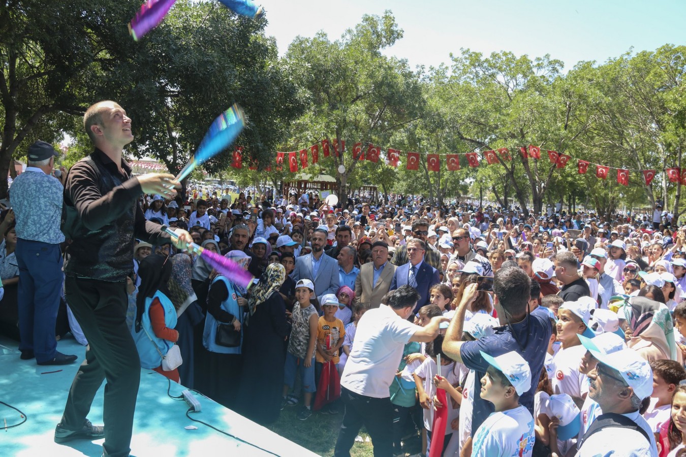 Kur’an kursu öğrencileri çocuk şenliğinde eğlendi;