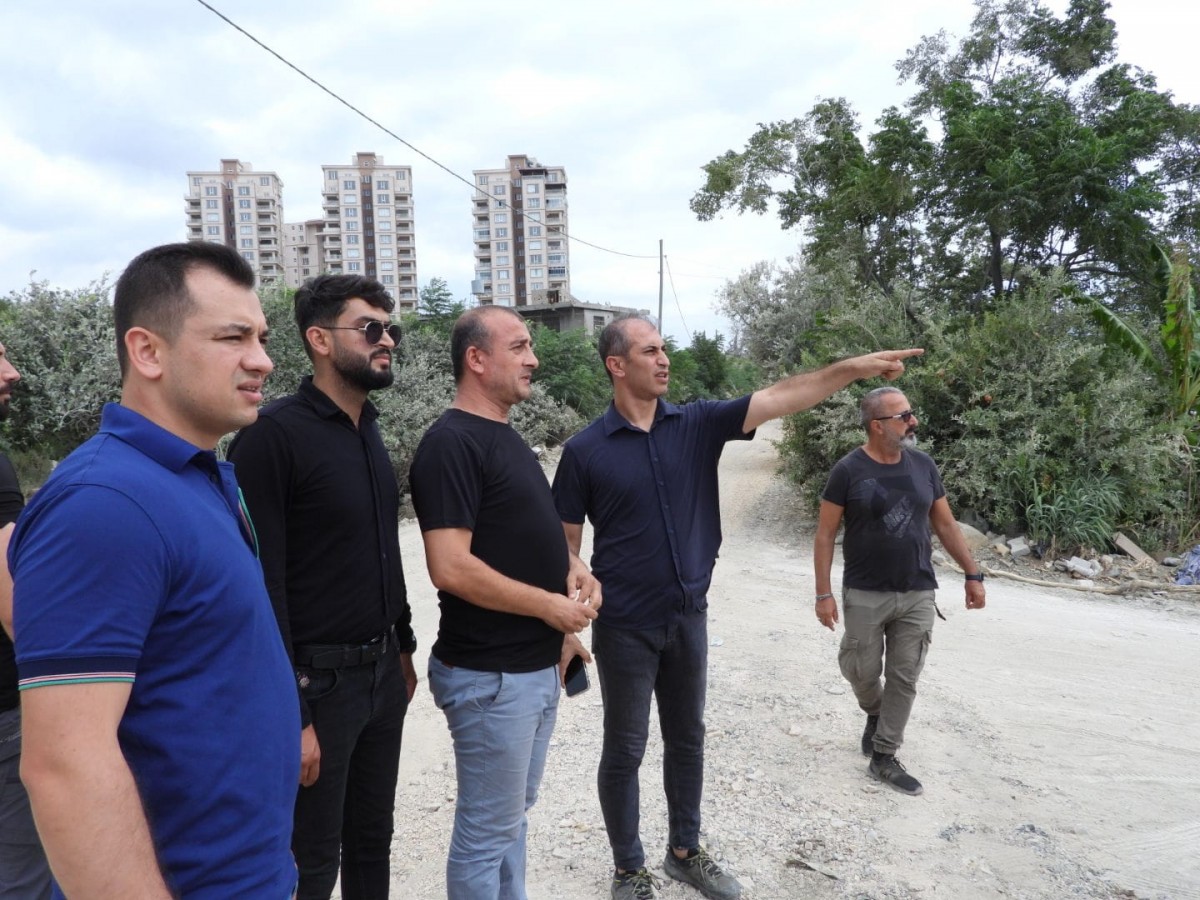 Konteyner kentin yolunu kaymakamlık asfaltladı