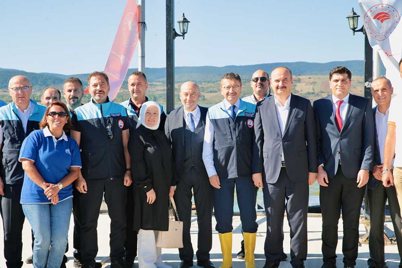 Yeniçağa Gölü'ne 350 bin sazan yavrusu bırakıldı;