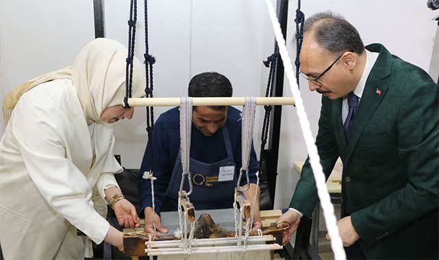 Siirt'te Şal-Şepik Dokuma Atölyesi açıldı: ''Bu zengin mirası yaşatmak en önemli görevlerimizden''