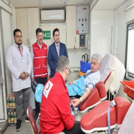 Vali Doğan, önce kan verdi sonra herkesi davet etti