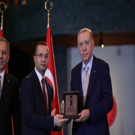 Ahmet Vezir Baycar’a ‘Yılın İdarecisi’ ödülü