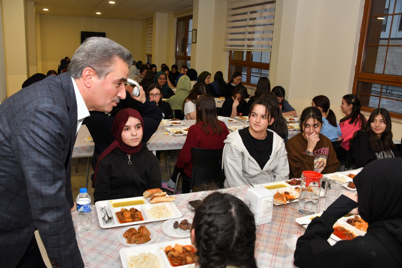 Validen, öğrencilere altın niteliğinde nasihat