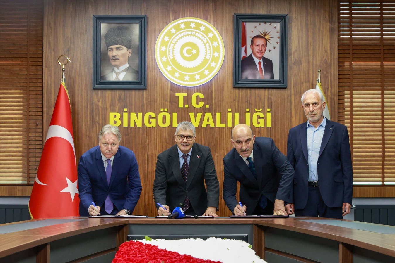 Bingöl’e hayırsever eliyle yeni anaokulu: İmzalar atıldı