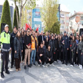 Sincanlı gençlerden polislere anlamlı jest