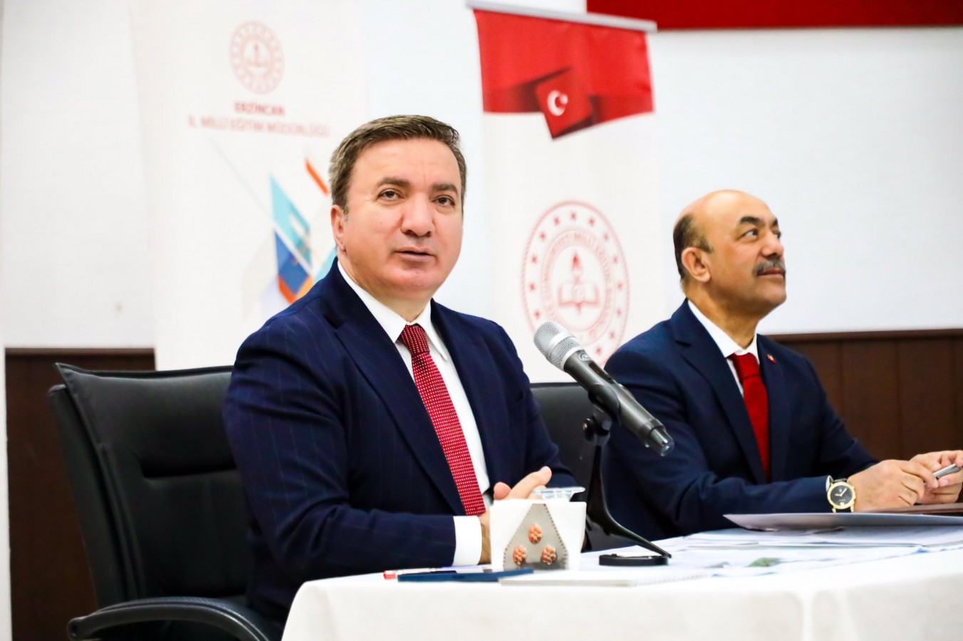 ''Nasihat etmek yerine davranışlarımızla örnek olmalıyız'';