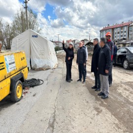Vali Şimşek: "Tehlike arz eden kaya kütleleri kontrol altına alınıyor"