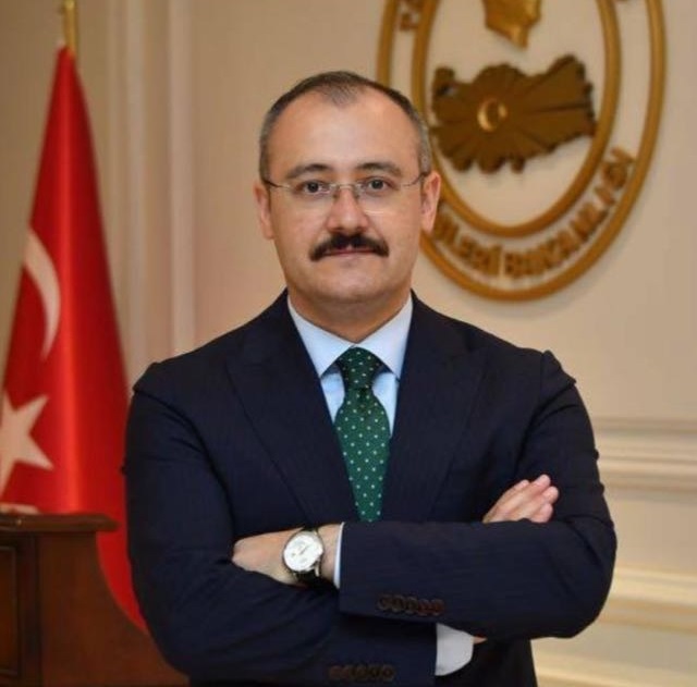 Dr. Mehmet MUT;