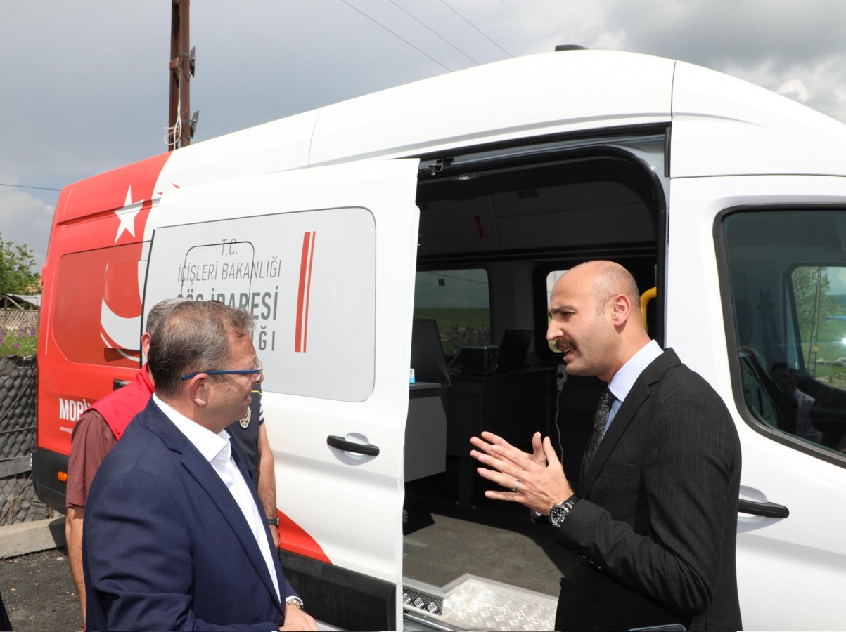 Kars'taki 15 düzensiz göçmen sınır dışı edildi;