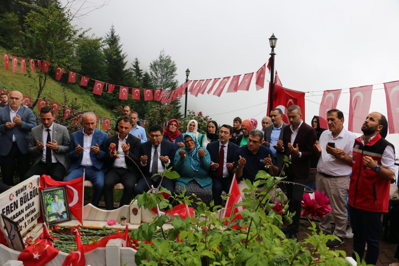 Eren Bülbül mezarı başında anıldı;