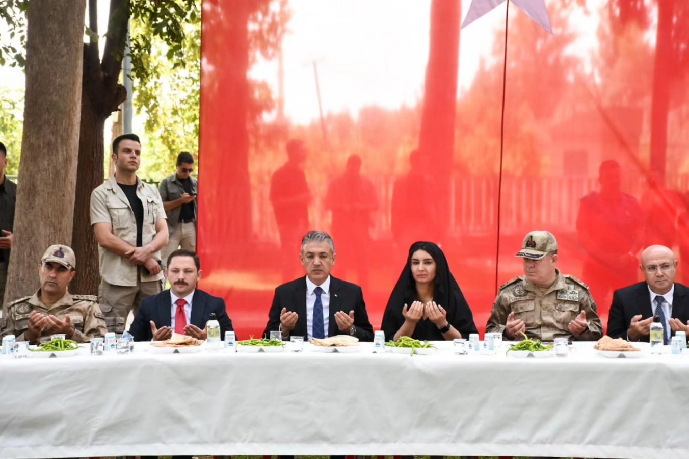 Türkçe, Arapça ve Kürtçe mevlitli anma;