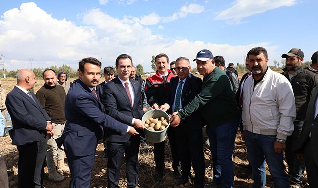 Bitlis'te sosyal dayanışma: Hem çiftçiler hem de ihtiyaç sahipleri destekleniyor
