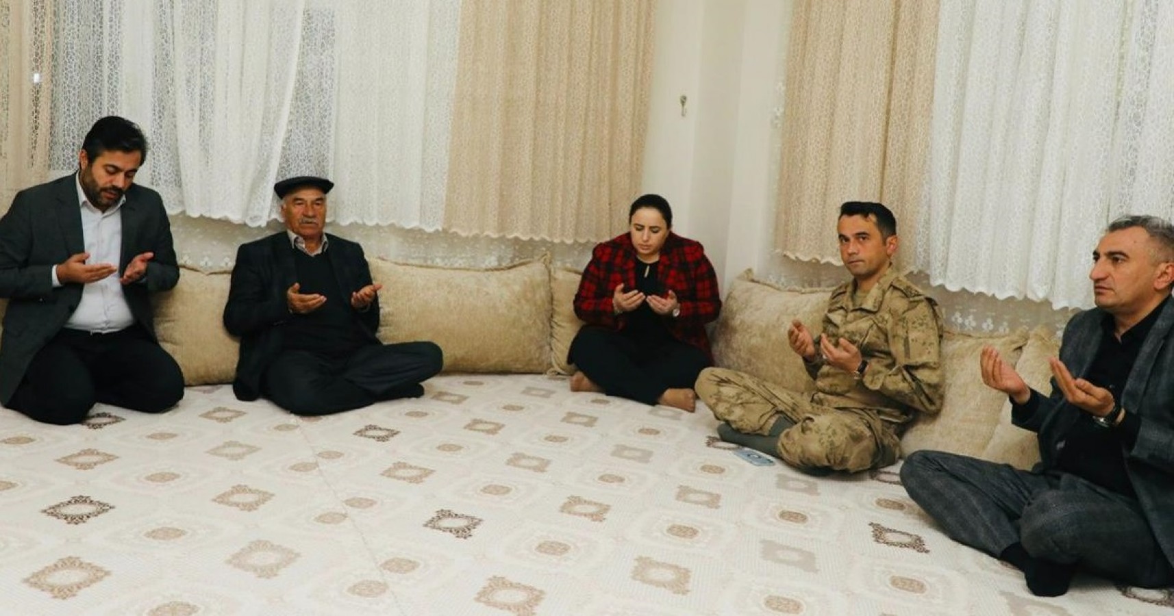 Şehadetinin yıl dönümünde güvenlik korucusuna dua