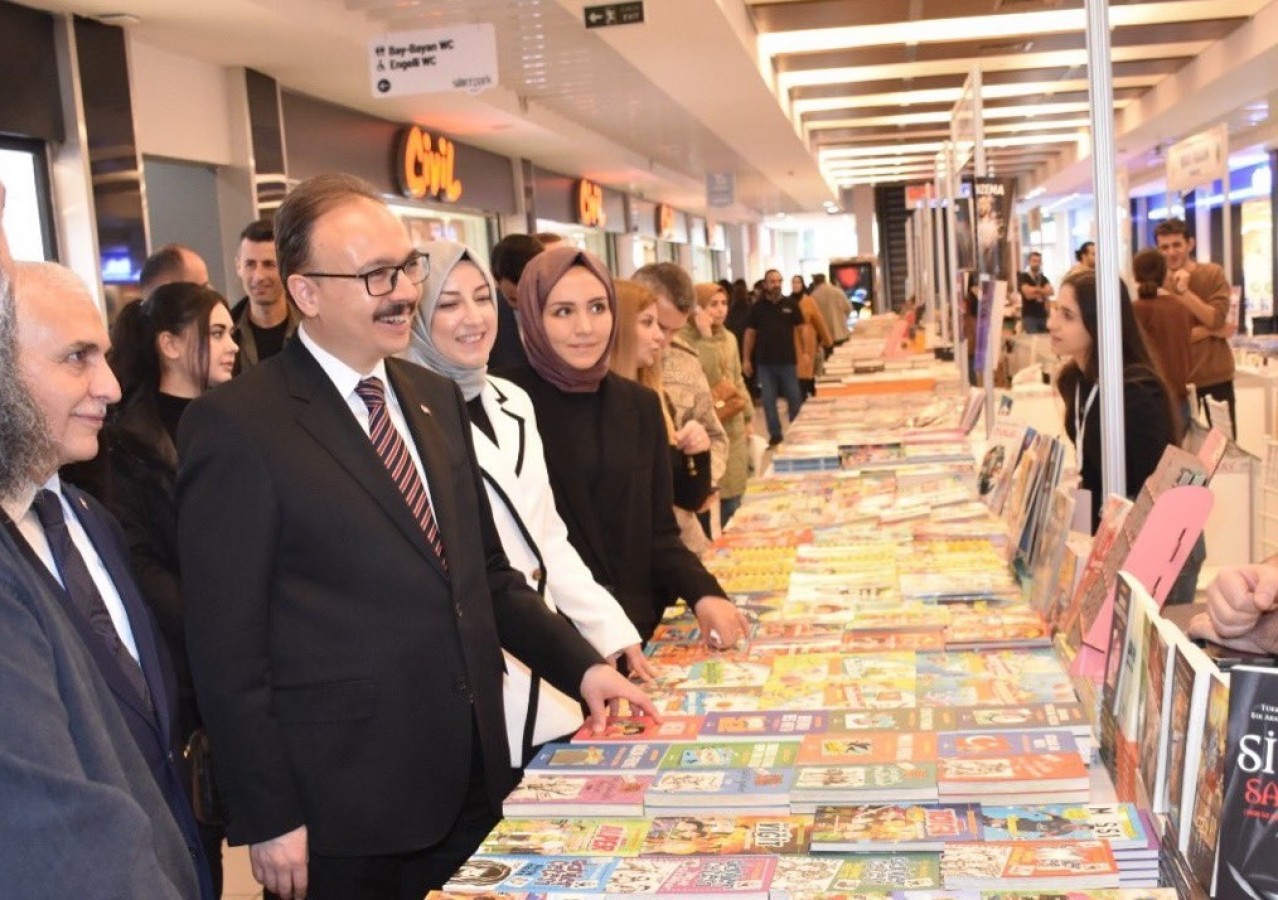 "Kitap fuarını senede 2 kez yapacağız"