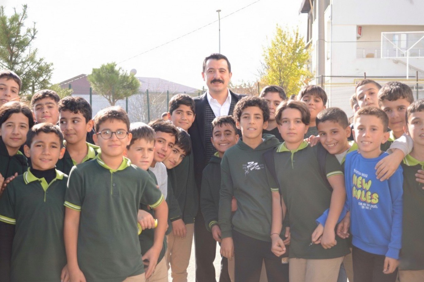 Kaymakam Akeller, öğrencilerin hedeflerini dinledi;