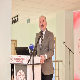 "Davranışlarımızla ve sözlerimizle rol model olmamız gerekiyor"