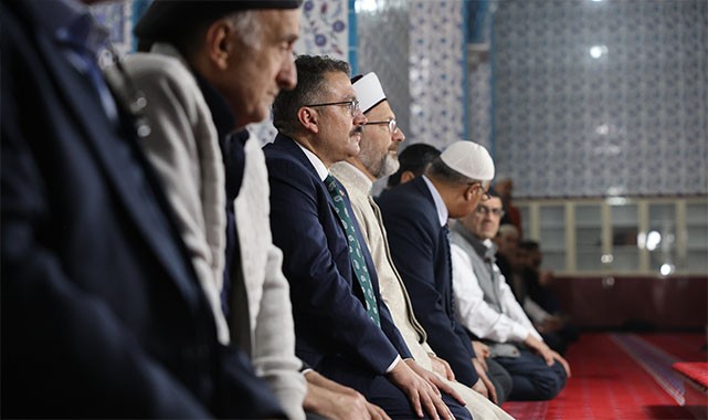 Vali Ercan ve Diyanet İşleri Başkanı Erbaş teravih namazı kıldı